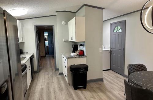 Gainesville Apartment | Modern 2 bed Home 10 mins from Dtown Gainesville