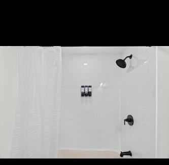 Primos Secane Apartment | Modern 2 bedroom 1 bath unit 2 Near Airport, Xfinity Arena and Eagles Stadium