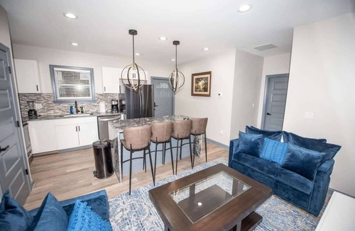 Dawsonville House | Modern 2 bedroom APT 4 bed min FROM Dawnsonville