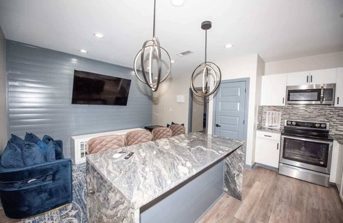 Dawsonville House | Modern 2 bedroom APT 4 bed min FROM Dawnsonville