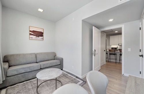 Northern Liberties Apartment | Modern 2BR, 1BA Apartment in Great Location