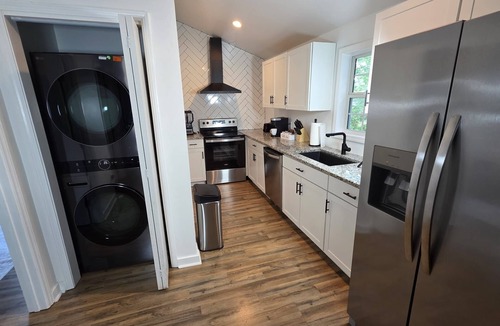 Dunean House | Modern 2BR Great for Work & Family - 6 Min from Downtown Greenville
