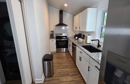 Dunean House | Modern 2BR Great for Work & Family - 6 Min from Downtown Greenville