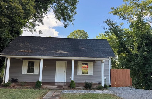 Dunean House | Modern 2BR Great for Work & Family - 6 Min from Downtown Greenville
