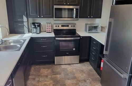 Maryville Apartment | Modern 2BR in Great Location (202)