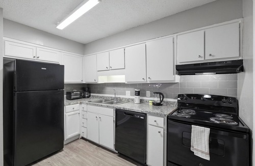 Stone Mountain Apartment | Modern 2BR Retreat Near Stone Mountain
