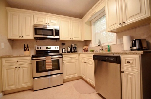 Conyers House | Modern 2BR Townhome,Sleeps 6,Near ATL