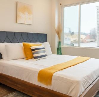 Kensington Apartment | Modern 2BR2BA Sleeps 4 WD Fast WiFiWorkspace