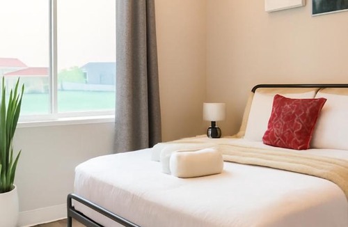 Kensington Apartment | Modern 2BR2BA Sleeps 4 WD Fast WiFiWorkspace