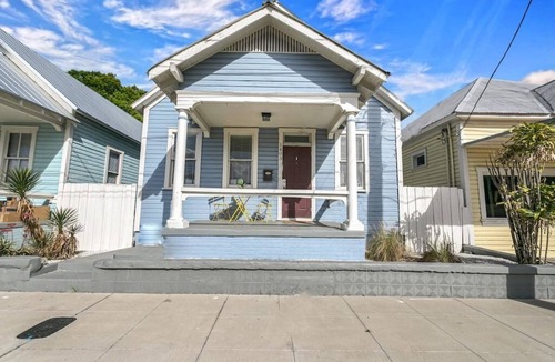 East Ybor House | Modern 3/1 Home 4 Blocks to 7th Ave in Ybor