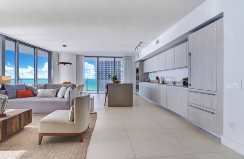 Hollywood South Central Beach Condo | Modern 3 BDR Ocean Front at LYFE RESORT