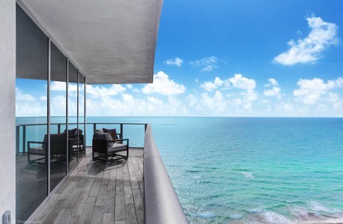 Hollywood South Central Beach Condo | Modern 3 BDR Ocean Front at LYFE RESORT