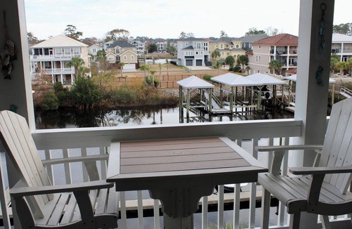 Carolina Yacht Landing Apartment | Modern 3-bed, 2-bath condo on the Intercoastal Waterway