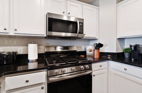 Reunion Condo | Modern 3-bed, 2-bath condo minutes from Disney!