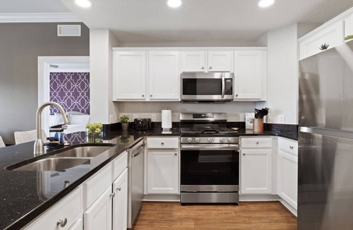Reunion Condo | Modern 3-bed, 2-bath condo minutes from Disney!