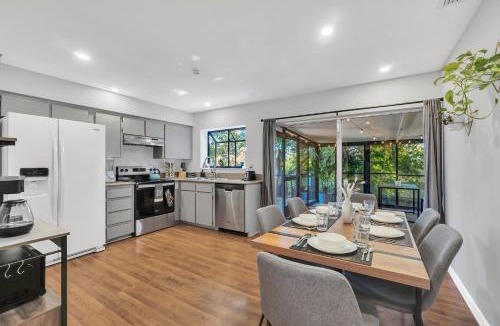 Winter Haven House | Modern 3 Bed 2 Bath Home 3 minutes from Legoland