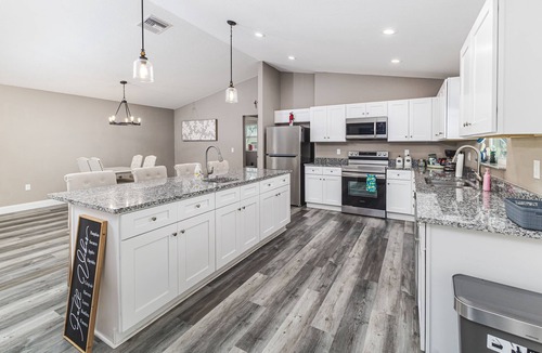 Lakeland House | Modern 3-Bedroom Family Retreat w/Pool in South Lakeland