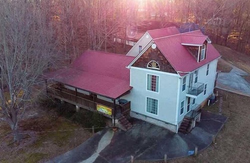 Gainesville Cottage | Modern 3 bedroom home 10min DTown Gainesville