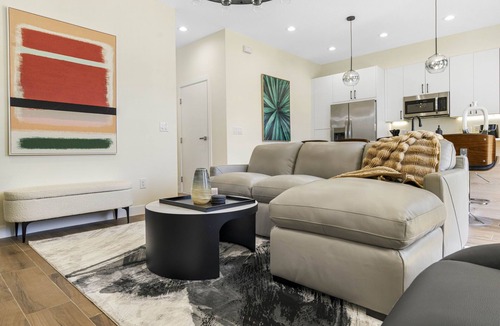 Pinecrest West Park House | Modern 3-Bedroom Tampa Retreat