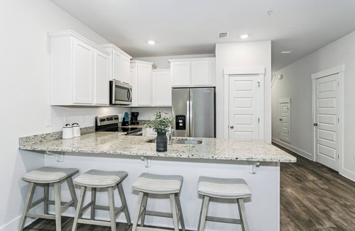 Pine Forest House | Modern 3-Bedroom Townhome with Pool Access