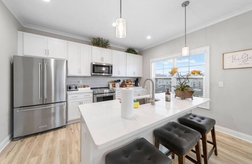 Waxhaw House | Modern 3-BR Townhome—Just Steps to Downtown Waxhaw!