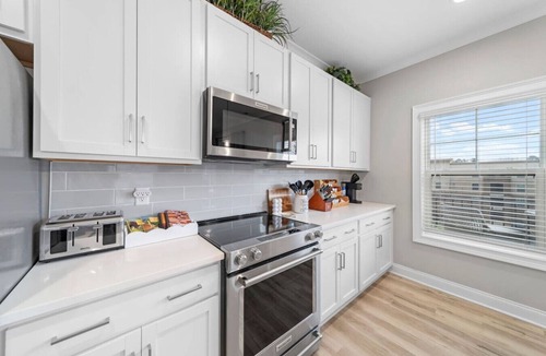 Waxhaw House | Modern 3-BR Townhome—Just Steps to Downtown Waxhaw!