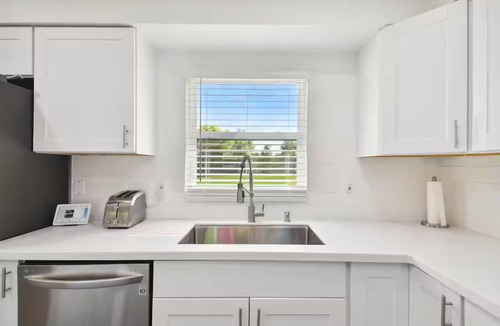 Wesley Chapel South House | Modern 3bed, 2bath House in Wesley Chapel, with EV Charging Outlet, AC, & WiFi.