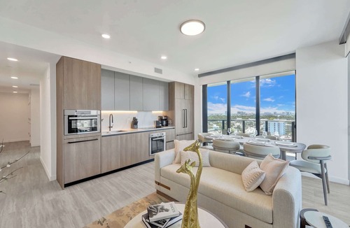 North Beach Condo | Modern 3BR/2BA Miami Beach Condo – Pool, Gym, Close to Sand