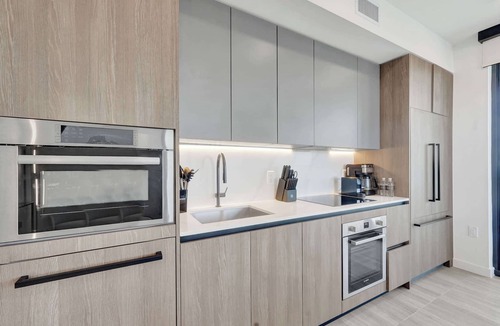 North Beach Condo | Modern 3BR/2BA Miami Beach Condo – Pool, Gym, Close to Sand