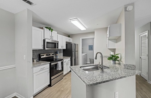 Athens Apartment | Modern 3BR Near UGA & Sanford Stadium, Pool + Gym and Hospitals