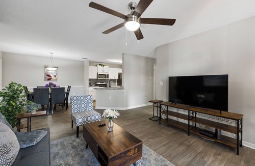 Athens Apartment | Modern 3BR Near UGA & Sanford Stadium, Pool + Gym and Hospitals