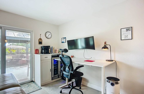 Sarasota House | Modern 3BR Sarasota House Fenced Yard EV