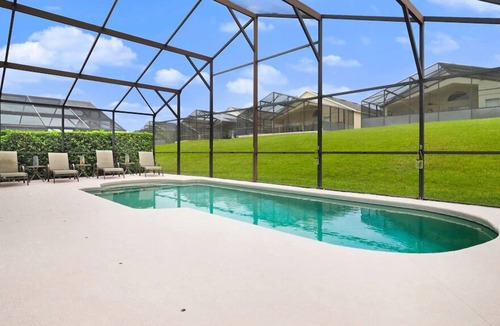 Highgate Park Villa | Modern 4 Bed, 3 Bath Villa In Gated Community, Close to Disney, Sleeps 10