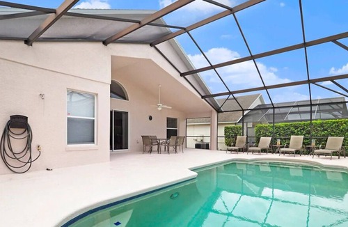 Highgate Park Villa | Modern 4 Bed, 3 Bath Villa In Gated Community, Close to Disney, Sleeps 10