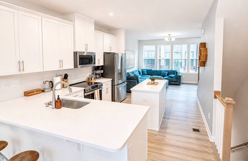 North Charlotte House | Modern 4 bed/5 bath NoDa Townhome w/Rooftop Patio