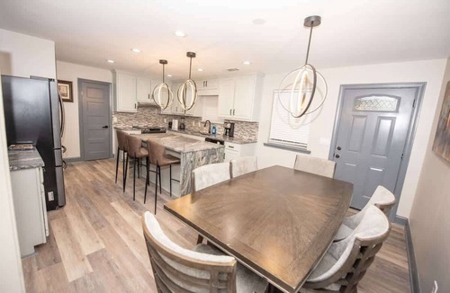 Dawsonville House | Modern 4 bedroom home mins from Dawnsonville