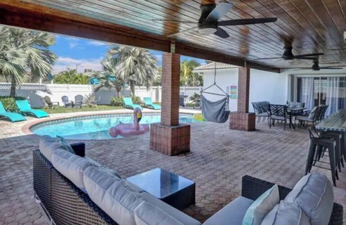 Hollywood Hills House | Modern 4 BR - Heated Pool - Game Room - Arcades- Kosher Option