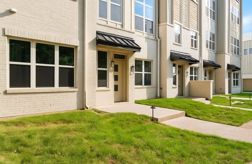 Ponderosa - Wingate House | Modern 4BR Retreat Near CLT Airport & Uptown