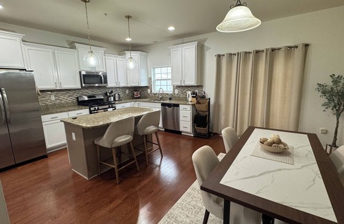 Elkridge House | Modern 4BR Townhome - Perfect for Extended Stays