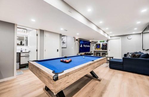 East Stroudsburg House | Modern 5BR, Kid-Friendly Home In Poconos with Pool Table