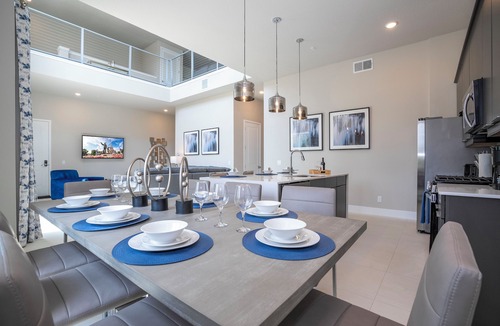 Reunion Apartment | Modern 5BR Retreat Minutes from Disney – Pool & Billiards Fun!