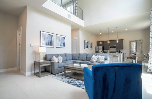 Reunion Apartment | Modern 5BR Retreat Minutes from Disney – Pool & Billiards Fun!
