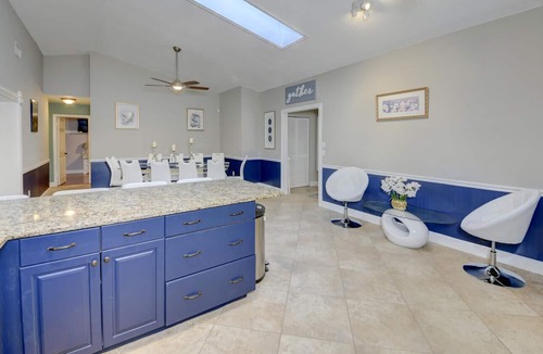 Wellington House | Modern 6/3 Equestrian Paradise on 1/2 Acre with Pool Large Backyard on River