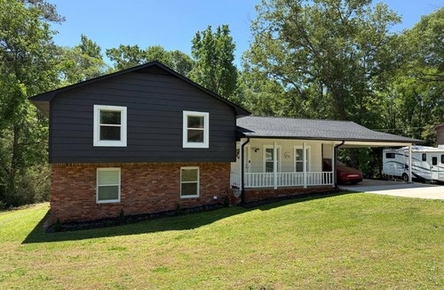 Riverdale House | Modern Airport Suites Near Atlanta Airport