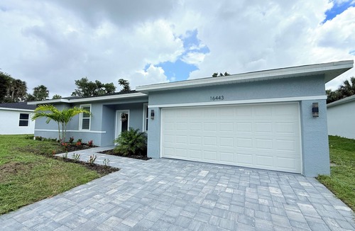 Port Charlotte House | Modern and Spacious House in Port Charlotte Ideal for Families.