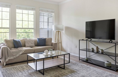 West Chester Apartment | Modern Apartment in Prime Location (ID1371X699)