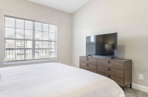 McDonough Apartment | Modern Apartment in Prime Location (ID6499X34)