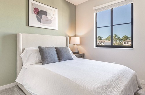 Three Oaks Apartment | Modern Apartment in Prime Location (ID6535X46)