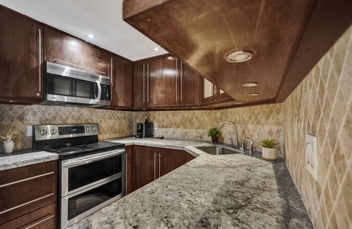 Mid Beach Apartment | Modern Beach Retreat | 2BR/2BA + Pools, Sauna, Gym | Oceanfront Building 1615