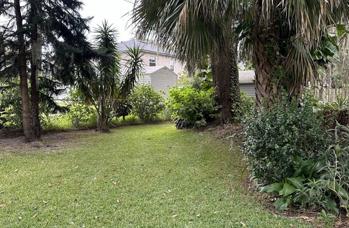 Florida Shores House | Modern beach themed 3b/2b home near New Smyrna Beach & Daytona Beach! Paradise!